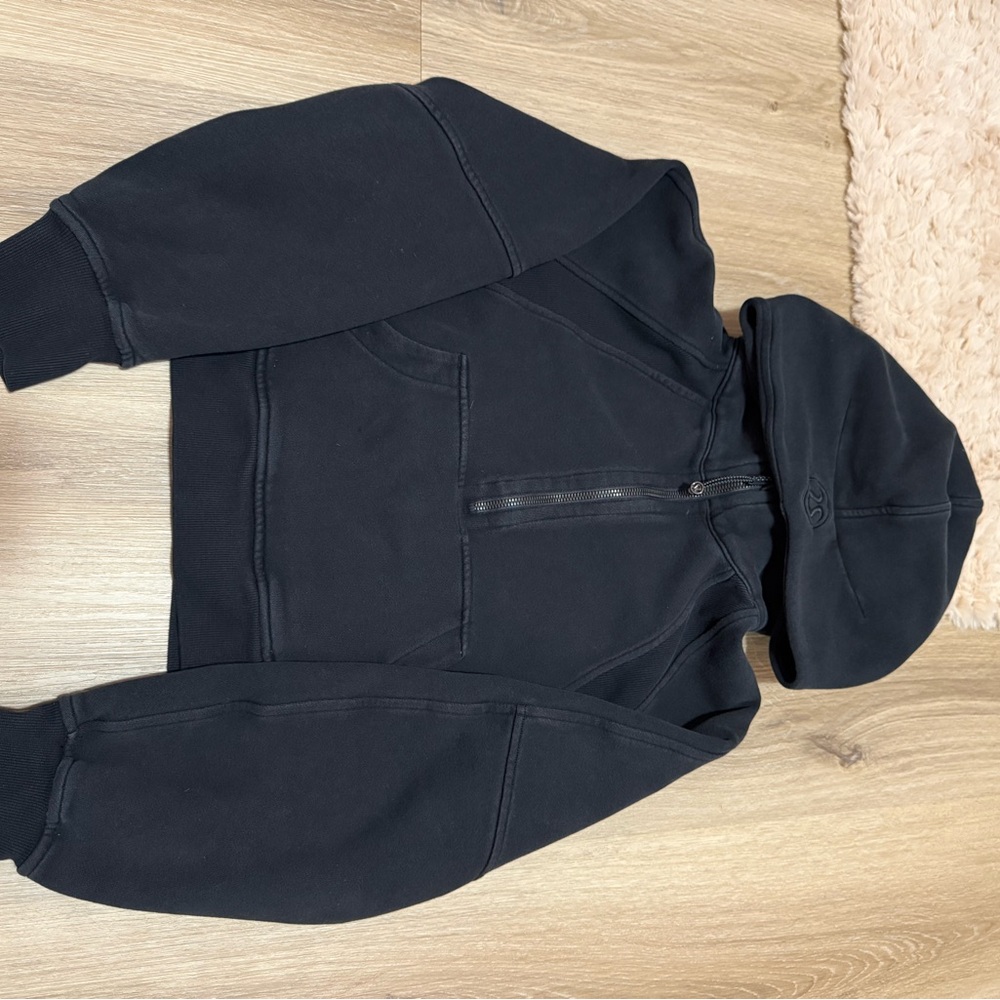 Lululemon Black Zip-Up crop scuba xs/s